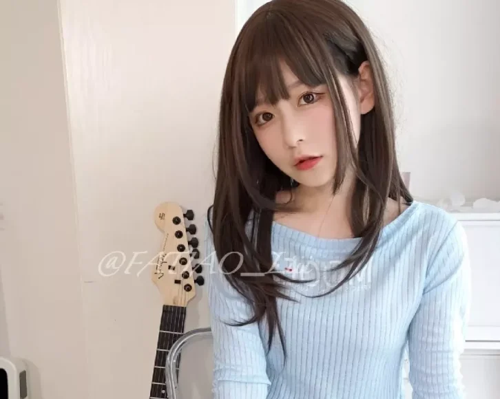 Coser发条少女(迷之呆梨)个人资料及免费全图-吉他妹妹欣赏