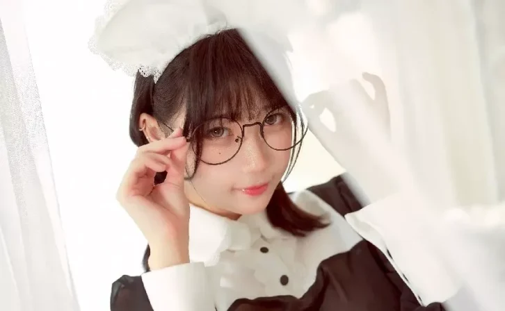 coser周叽是可爱兔兔-眼镜女仆[53P3V-551MB]