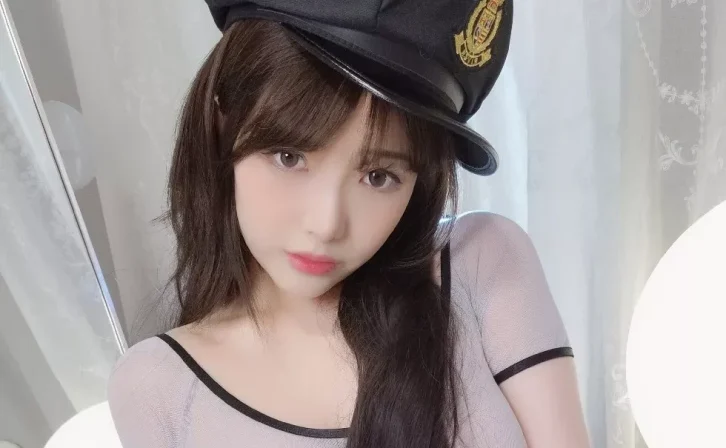 coser雯妹不讲道理-皮裙[38P6V-223MB]