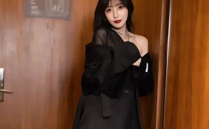 Xiuren图片丨语画界模特林星阑_VOL.1215期图集欣赏