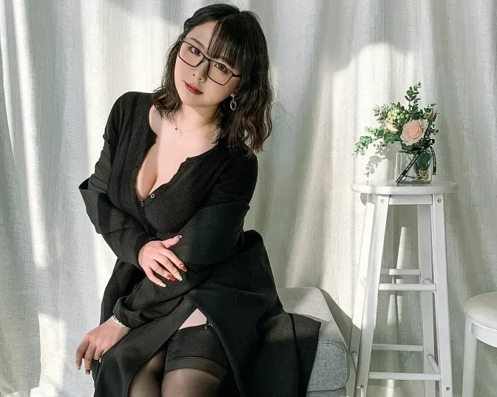 cosplay图片丨Coser皮皮奶可可爱了啦-黑色高岭ol[148P1V-965MB