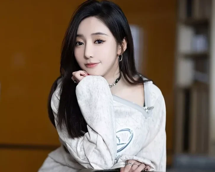 Xiuren图片丨秀人模特王馨瑶yanni_NO.8135期图集欣赏