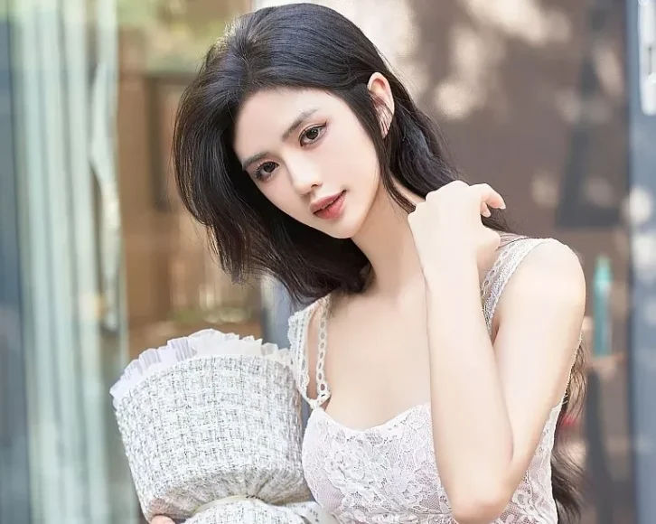 Xiuren图片丨秀人模特浅浅Danny_NO.7415期图集欣赏