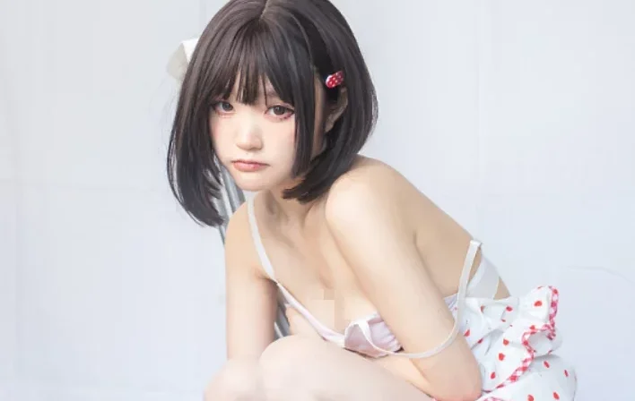 cosplay图片丨Coser神沢永莉高清图片集:粉色格子裙