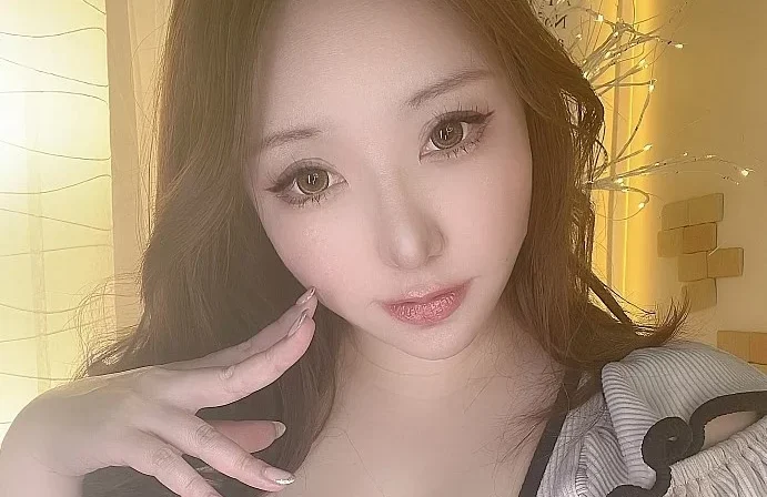 cosplay图片丨Coser_サク(saku)摄影作品集:Fantia•ニット私服