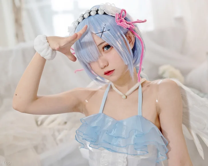 cosplay图片丨Coser花柒Hana的资料和精彩cos天使蕾姆蓝