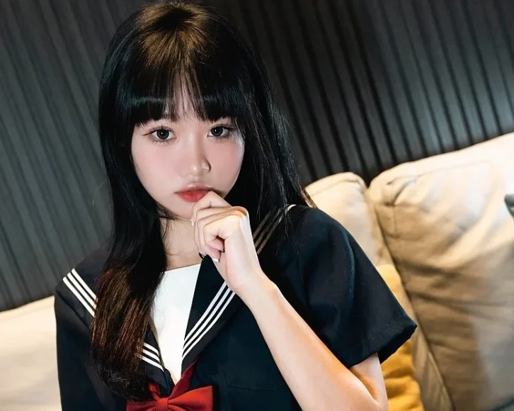 cosplay图片丨Coser柒柒要乖哦的游戏介绍及白丝死库水分享