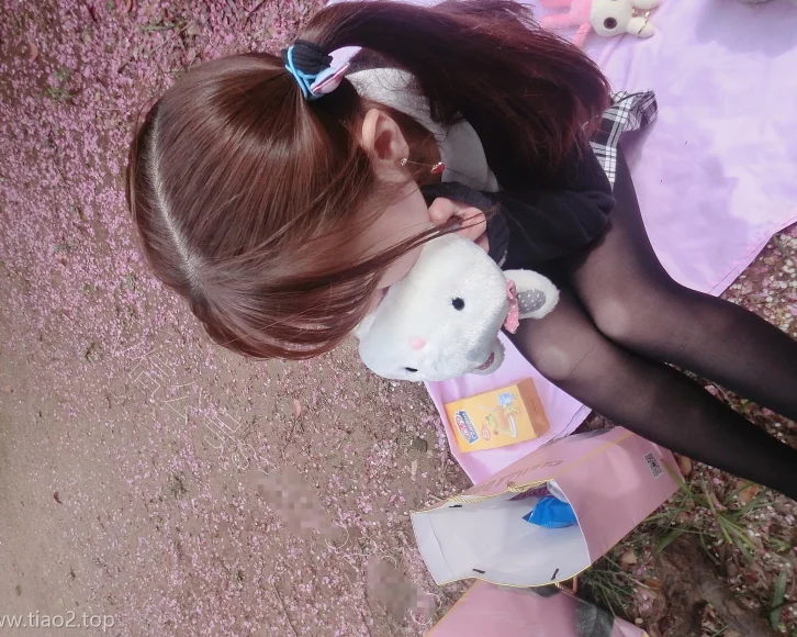 cosplay图片丨Coser双马尾少女赛高酱的私人订制:美少女户外