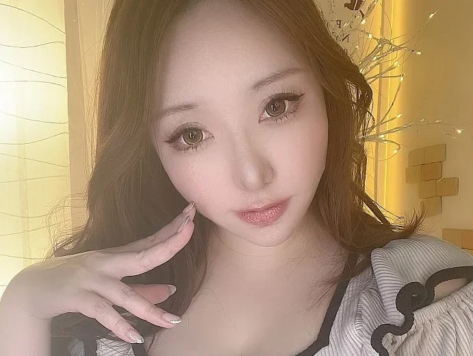 cosplay图片丨Coser_サク(saku)摄影作品集:Fantia•ニット私服