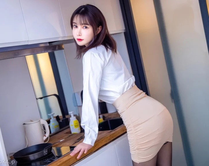 cosplay图片丨Coser亚马逊鲶鱼资料介绍和下班后OL图片集