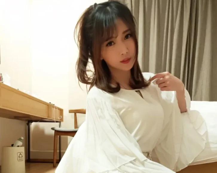 cosplay图片丨Coser小巫女露娜资料介绍及作品:OL风肤色连裤袜