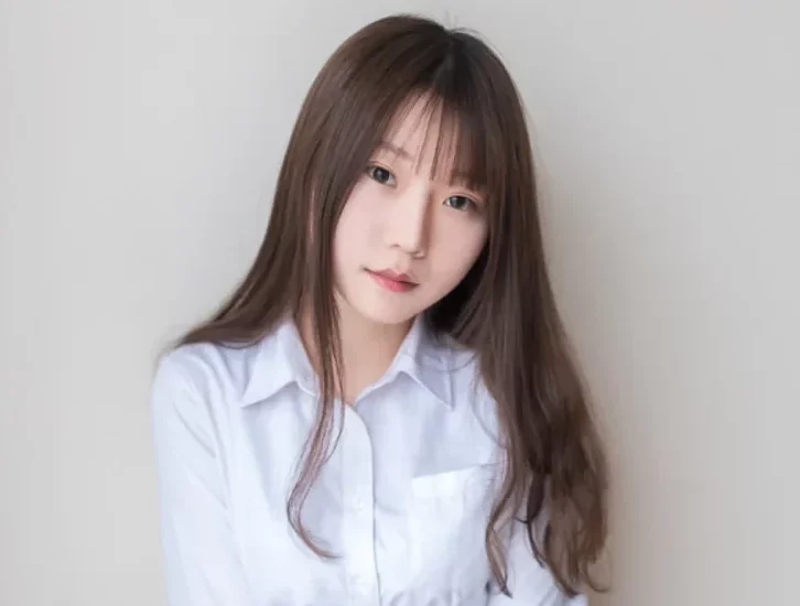 cosplay图片丨Coser香草喵露露个人资料和图片集:工作的萌妹