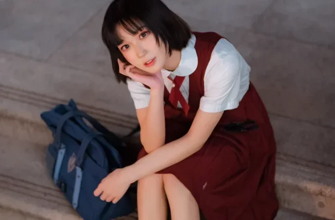 cosplay图片丨Coser阿包也是兔娘个人资料及摄影作品:JK日常赏析