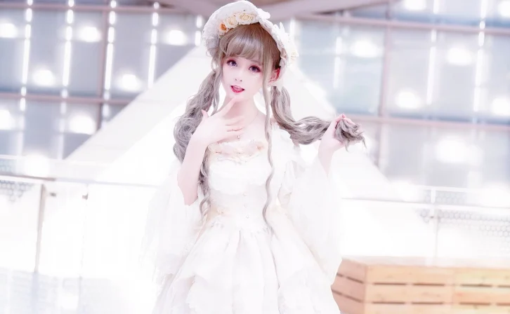 cosplay图片丨Coser_yui金鱼个人信息和摄影作品:Lolita赏析