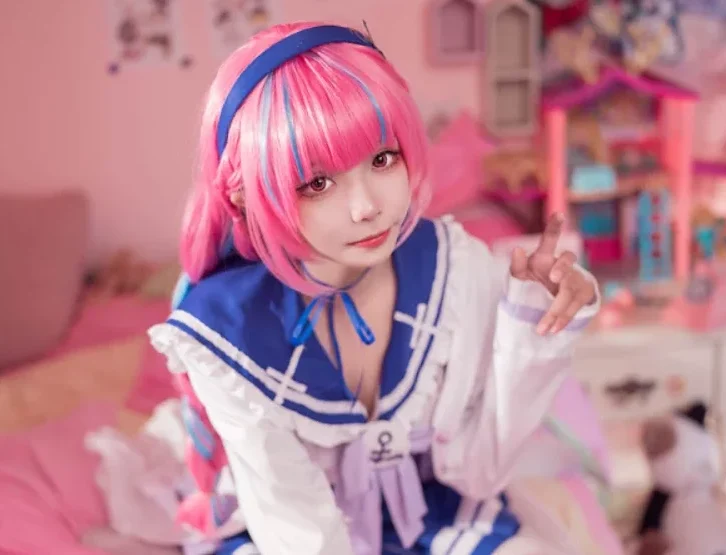 cosplay图片丨Coser艾西Aiwest原名叫什么?附cos湊阿库娅 私服赏析