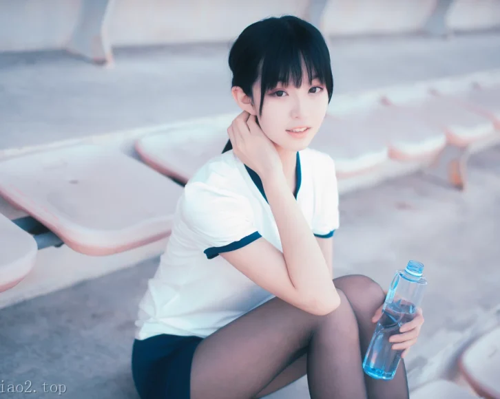 cosplay图片丨Coser沧霁桔梗个人介绍及cos黑丝体操服赏析