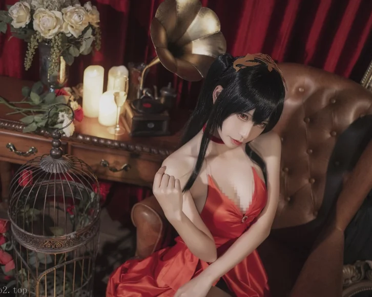 cosplay图片丨Coser爱老师_PhD多久没更新?附cos碧蓝航线 大凤毒苹果礼服赏析