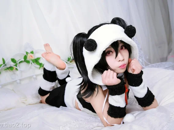 花颜解读白易子教主《LOVELIVE》Cosplay:这味道绝了!