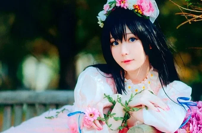 cosplay图片丨Coser霜月shimo的介绍及图片集:Bright Love赏析