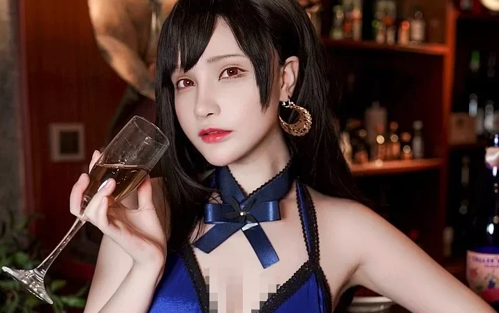 cosplay图片丨Coser千夜未来(Senya Miku)多少岁?及cos蒂法连衣裙欣赏