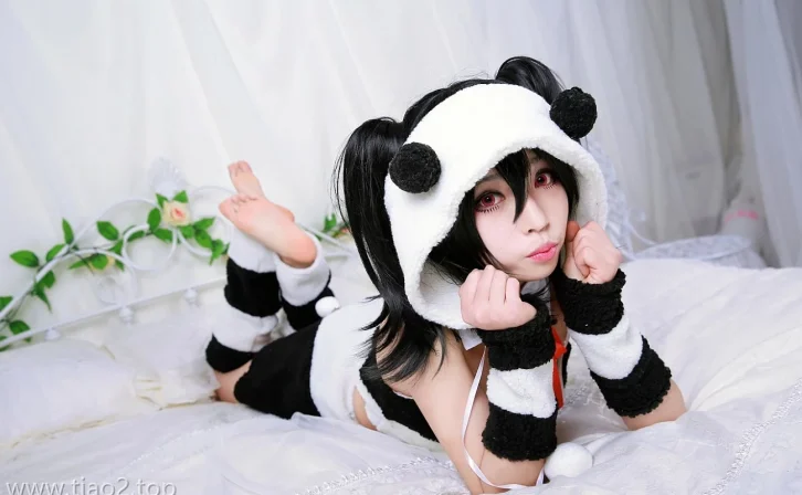 花颜解读白易子教主《LOVELIVE》Cosplay:这味道绝了!