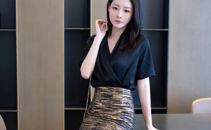 Xiuren图片丨秀人模特是小逗逗-NO.5621期玉腿与佳人