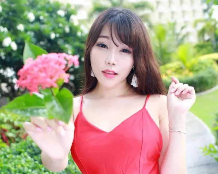 XIAOYU图片丨HuaYan模特徐莉芝Booty-Vol.044期红色晚礼服