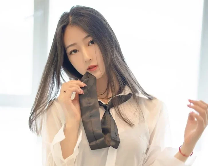 Xiuren图片丨YouMi模特是熊小诺-NO.5621期职业秘书