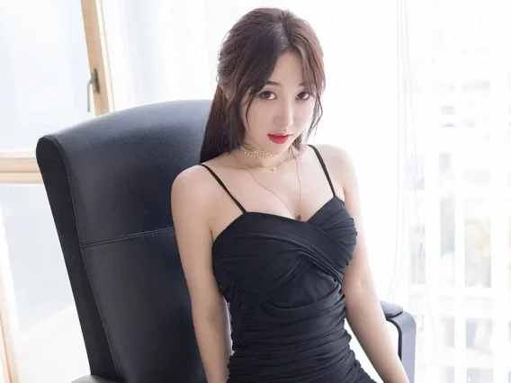 Xiuren图片丨IMiss模特小九月-VOL.420期黑色慵懒的身姿