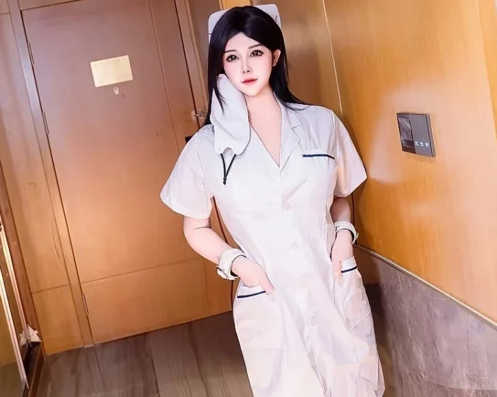 Xiuren图片丨秀人模特陈芊儿-NO.8206期俏丽身姿的护士