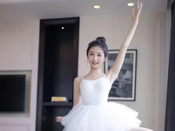 Xiuren图片丨秀人模特鱼尾fish-NO.8657期会芭蕾的女孩