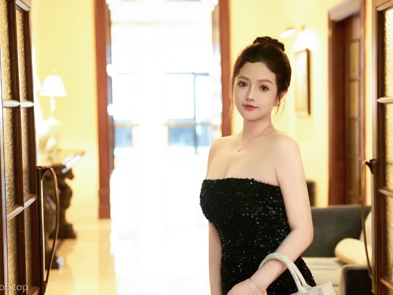 Xiuren图片丨秀人模特养乐多DoDo-NO.8462期晚礼抹胸黑裙