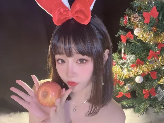 cosplay图片丨Coser是一只废喵了美美的圣诞连衣裙