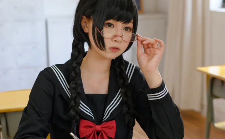 PAKI酱的005期班长,衣服越紧细节也是越带劲~