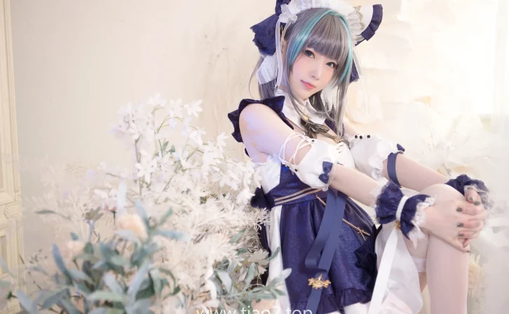 妖少you1这套柴郡cos,把”蹭”演成了猫的本能
