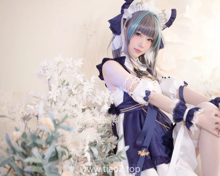 妖少you1这套柴郡cos,把”蹭”演成了猫的本能