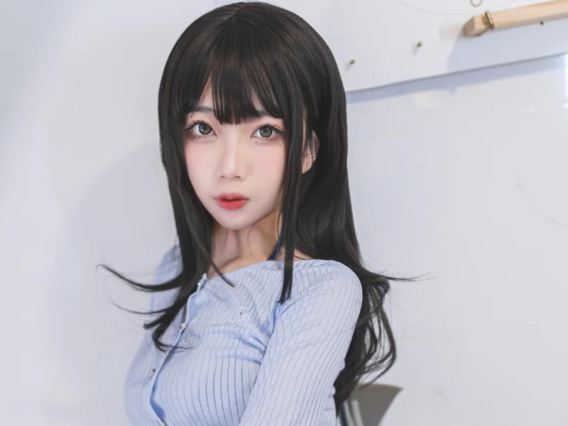 杏仁曲奇这期吉他妹妹2.0,看完我也想找把吉他弹弹