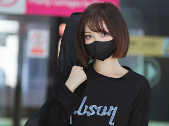 想弹但没弹那一秒,洛桑w伊梓这期地铁吉他反差感真绝了