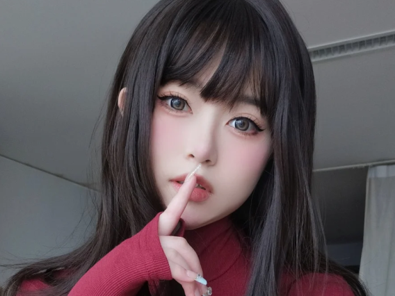 别再用AI修成纸片人了,女主K这727M红色毛衣是真香
