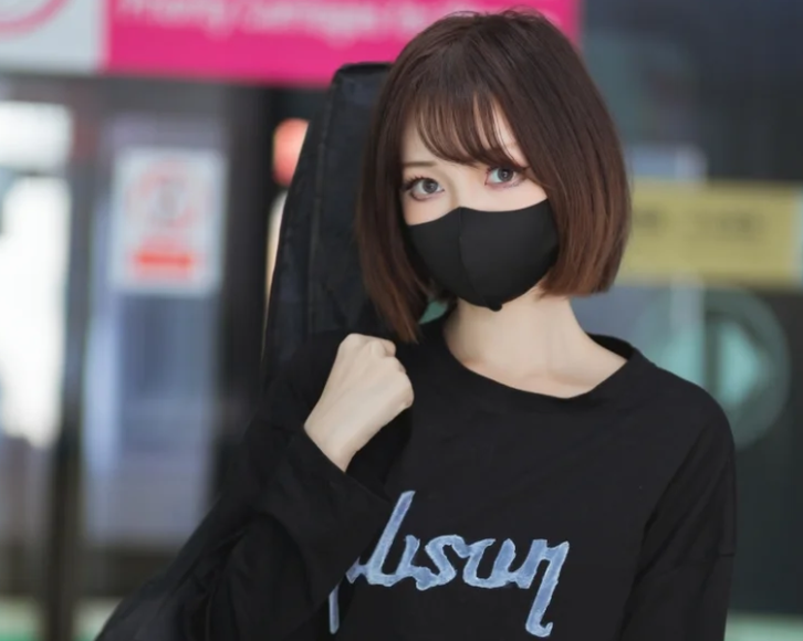 想弹但没弹那一秒,洛桑w伊梓这期地铁吉他反差感真绝了