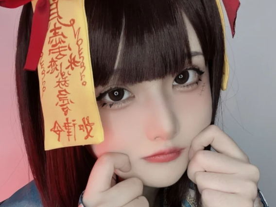 傍晚蓝光配室内暖灯,屿鱼这套日常自拍色温差用得妙
