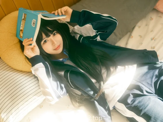 rua阮阮拍的居家少女,不靠道具靠生活痕迹越翻越舒服