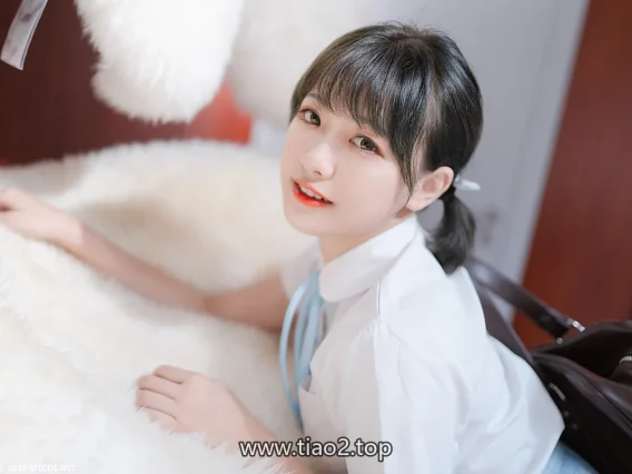 邻家妹妹的蓝格裙,lovely呆玄穿得像周末本身